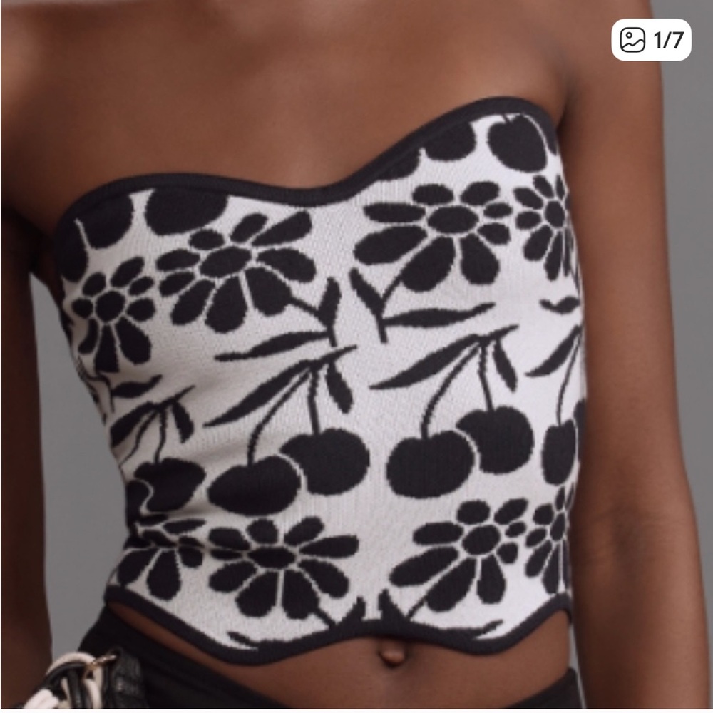 Maeve by Anthropologie Black and White Floral Crop Top